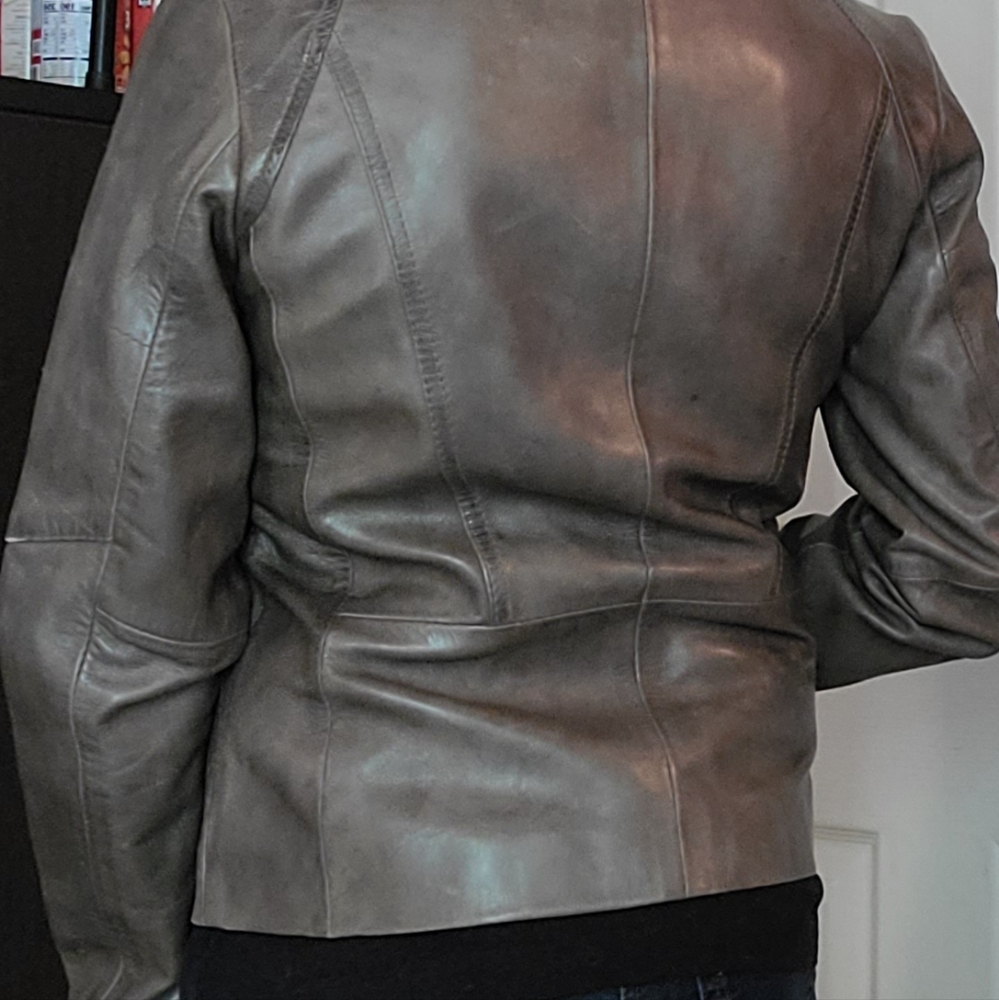 Marc New York Andrew Marc gently worn and stillI love - Picture 7 of 7